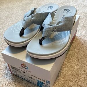 Clarks Cloudsteppers Arla Glison Thong Sandals